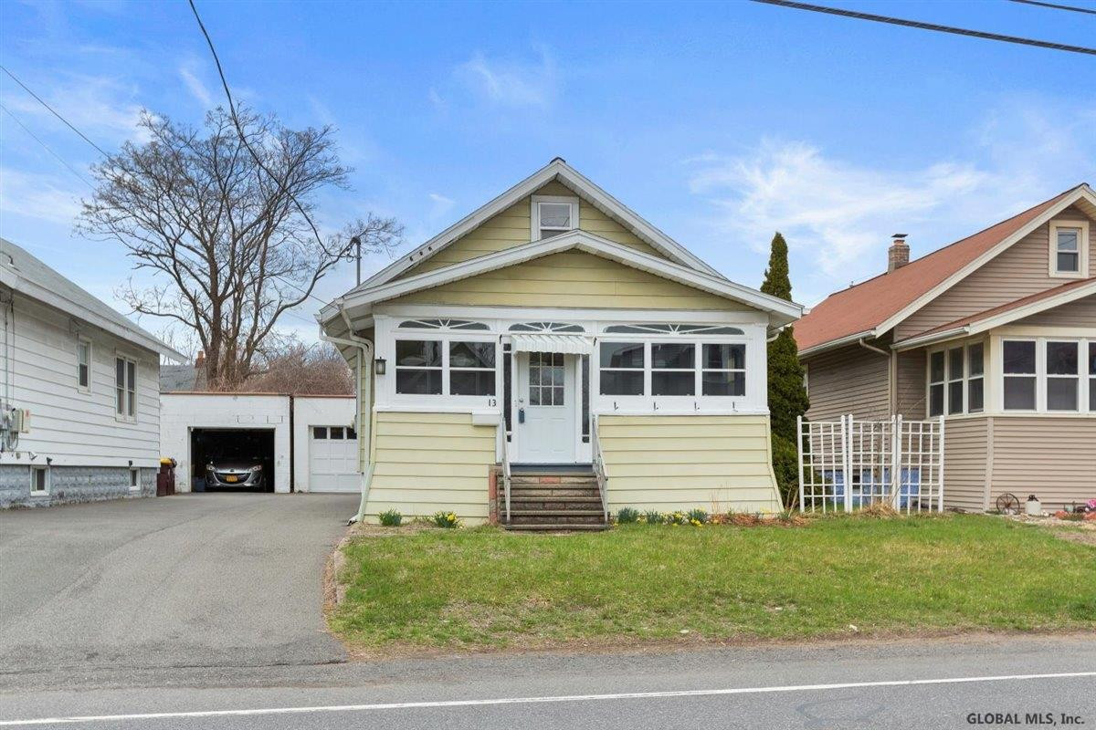 13 Osborne Road Colonie, NY 12205 - Photo 2 of 38 Photo 2