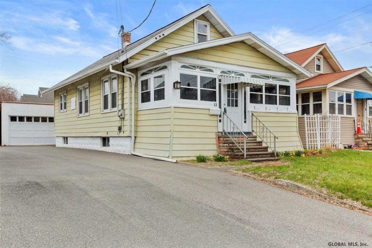 13 Osborne Road Colonie, NY 12205 - Photo 3 of 38 Photo 3