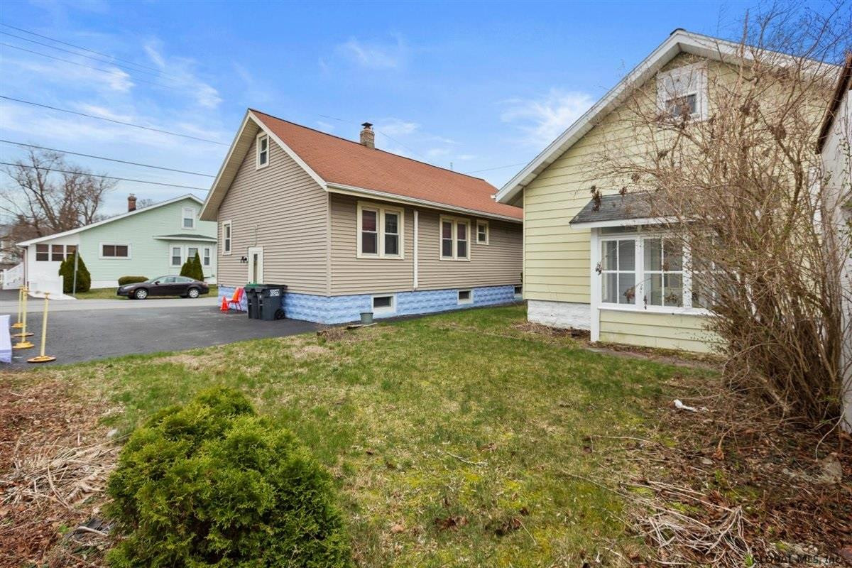 13 Osborne Road Colonie, NY 12205 - Photo 8 of 38 Photo 8