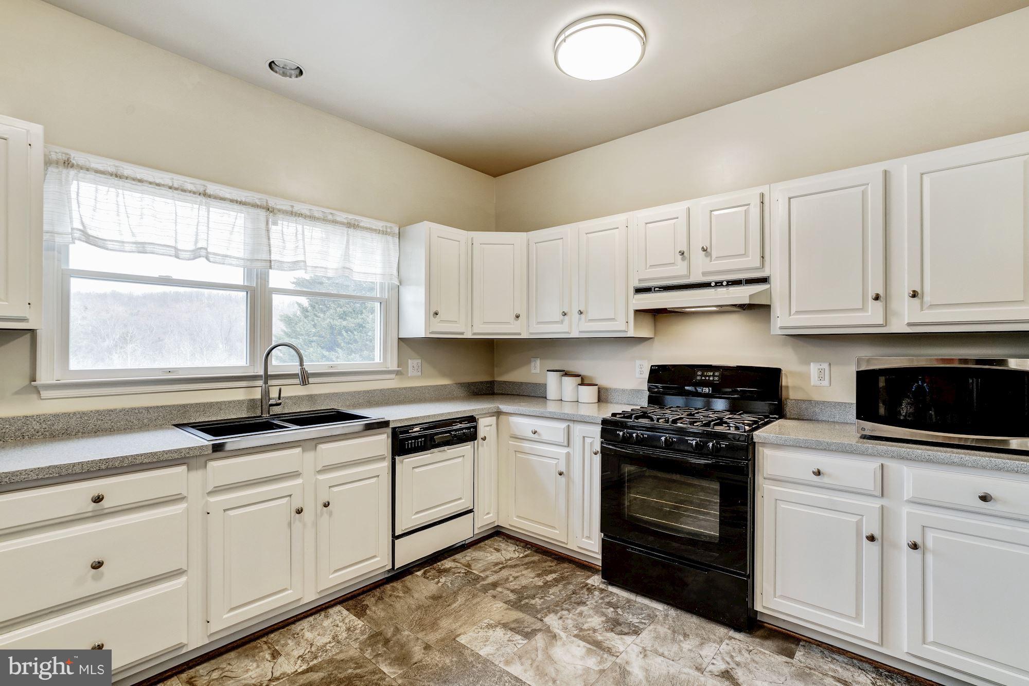 6328 Georgetown Road Broad Run, VA 20137 - Photo 11 of 27 Kitchen