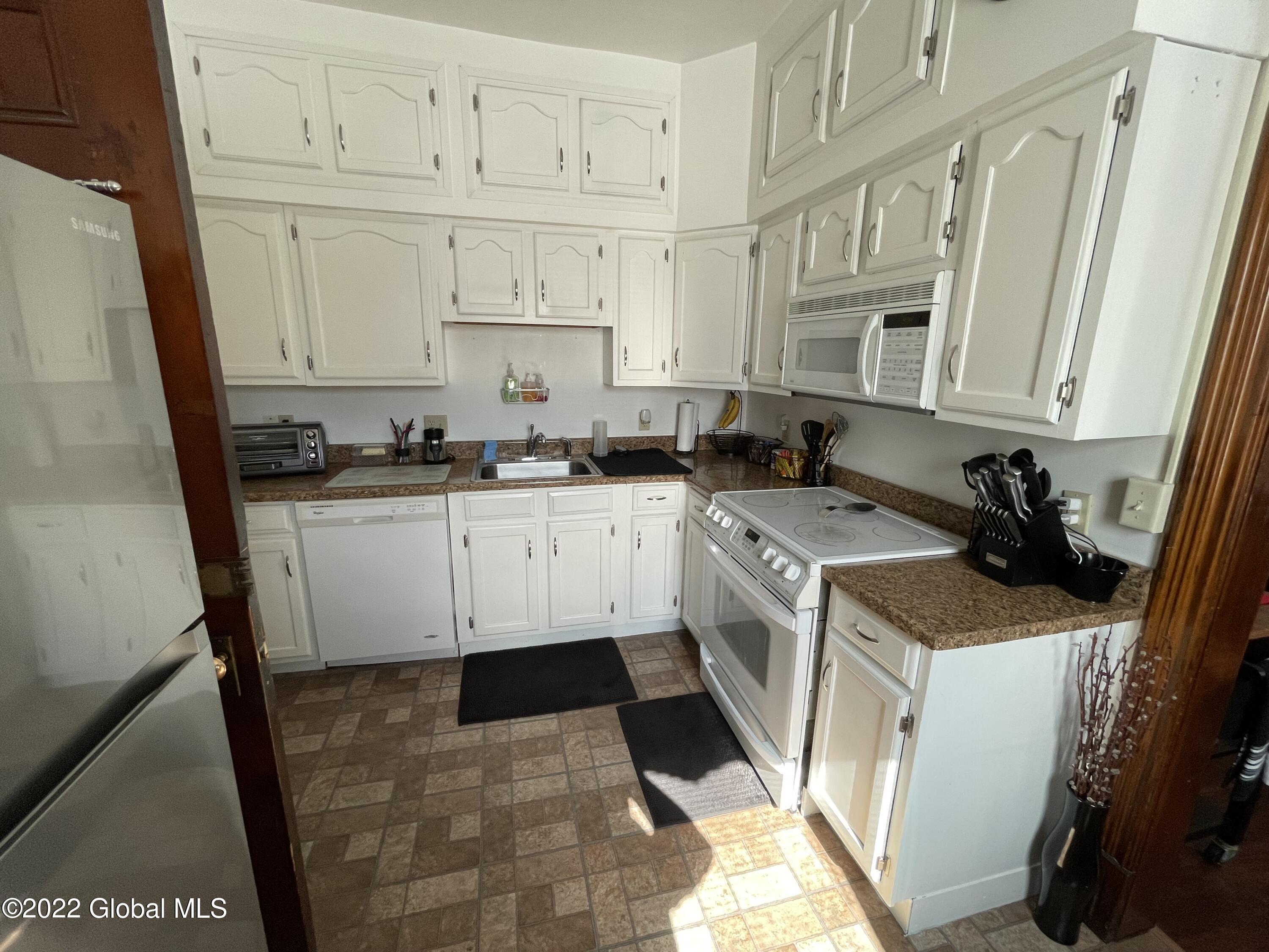 82 Werner Road Halfmoon, NY 12065 - Photo 20 of 42 IMG_0812