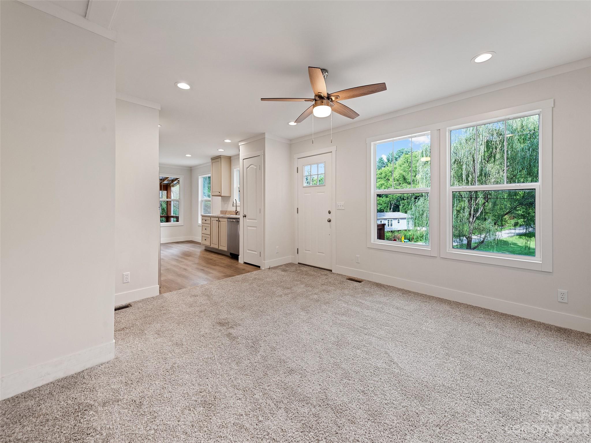 174 Brookside Street Clyde, NC 28721 - Photo 14 of 24 Gallery Image 14