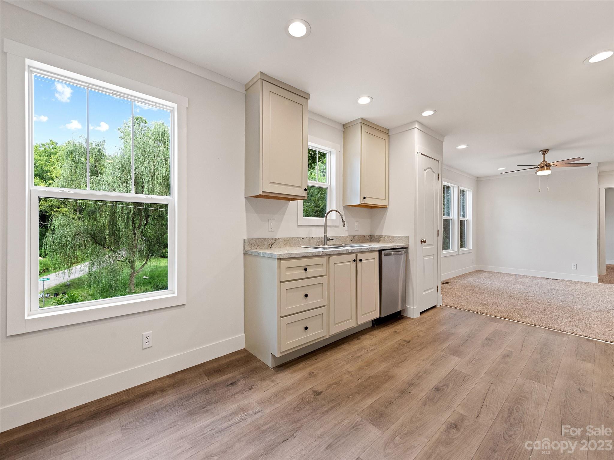 174 Brookside Street Clyde, NC 28721 - Photo 8 of 24 Gallery Image 8