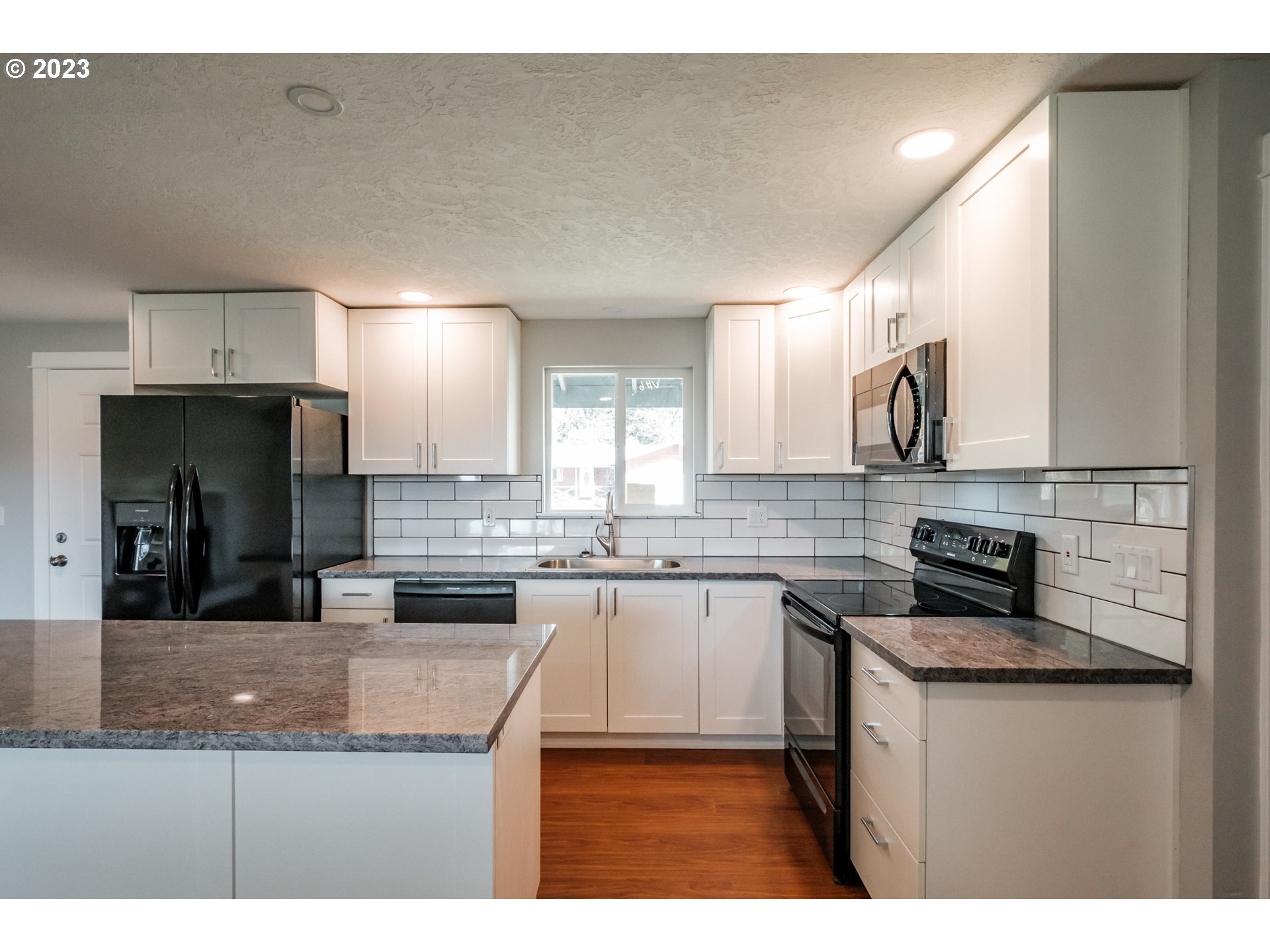 36362 Leslie Road Scio, OR 97374 - Photo 5 of 41 Gallery Image 5