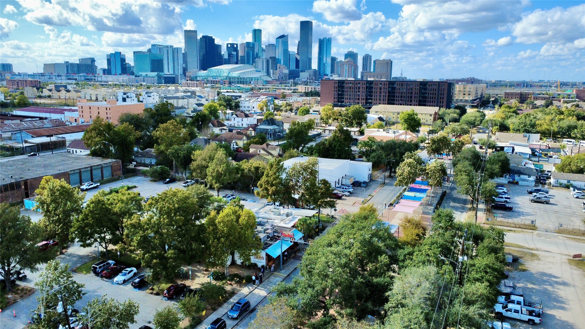2809 Engelke Street Houston, TX 77003 - Photo 6 of 19 View above Navigation just 1 block away. The esplanade has frequent events.