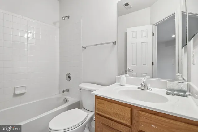 $3,300 | 21770 Ladyslipper Square, Ashburn, VA 20147