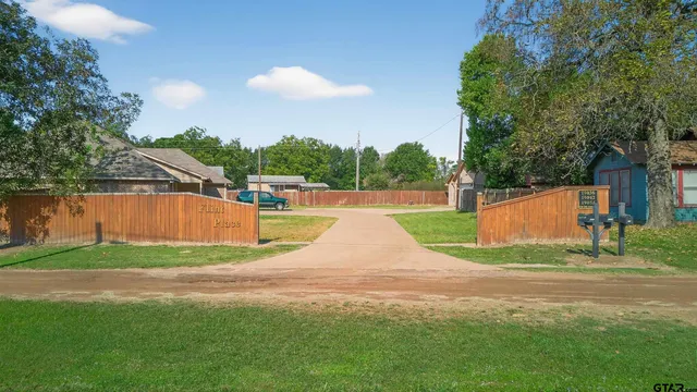 $430,000 | 19054 County Road 1202, Flint, TX 75762