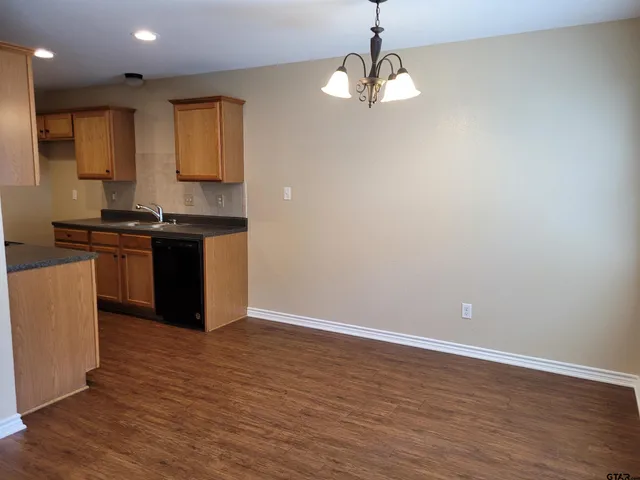 $430,000 | 19054 County Road 1202, Flint, TX 75762