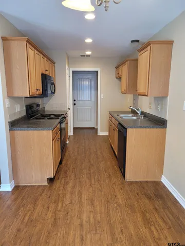 $430,000 | 19054 County Road 1202, Flint, TX 75762