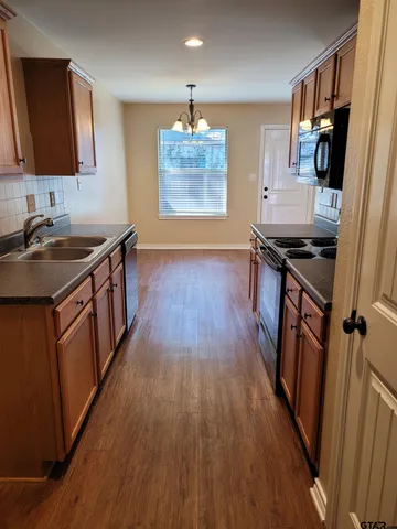 $430,000 | 19054 County Road 1202, Flint, TX 75762