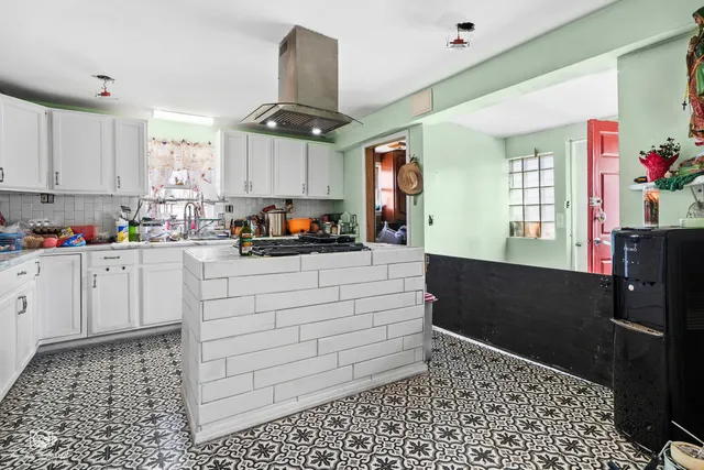 $1,000,000 | 22451 South 80th Avenue, Frankfort, IL 60423