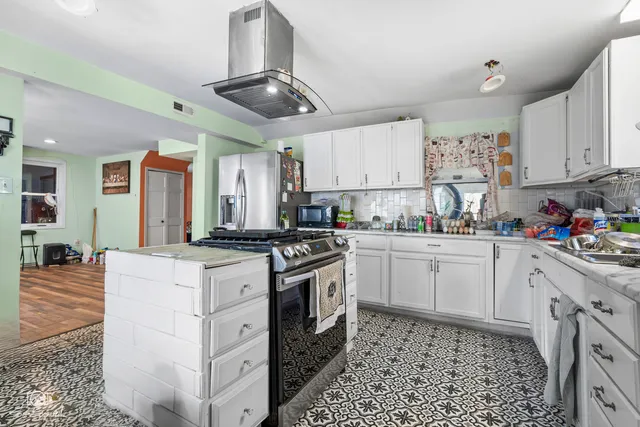 $1,000,000 | 22451 South 80th Avenue, Frankfort, IL 60423