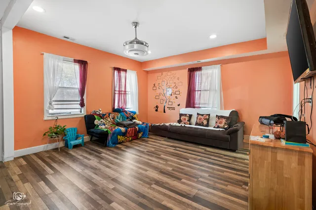 $1,000,000 | 22451 South 80th Avenue, Frankfort, IL 60423