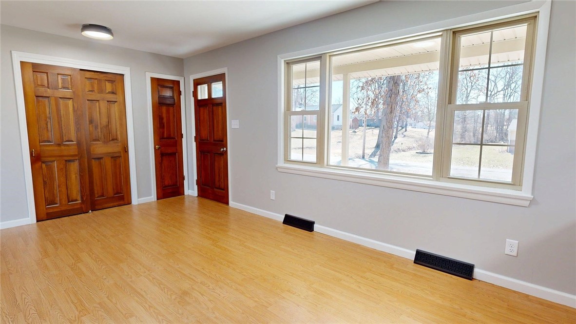 3280 East Oakwood Avenue Decatur, IL 62521 - Photo 5 of 32