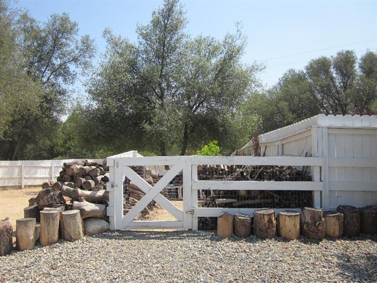 32370 Chickasaw Road Coarsegold, CA 93614 - Photo 8 of 10 Gallery Image 8