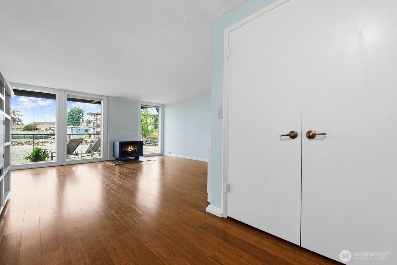 3717 Beach Drive Southwest, Unit 113 Seattle, WA 98116 - Photo 3 of 38