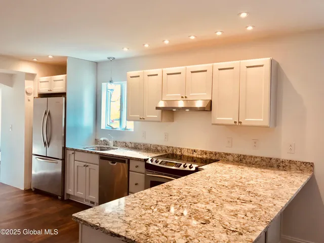 $2,800 | 288 Church Street, Saratoga Springs, NY 12866