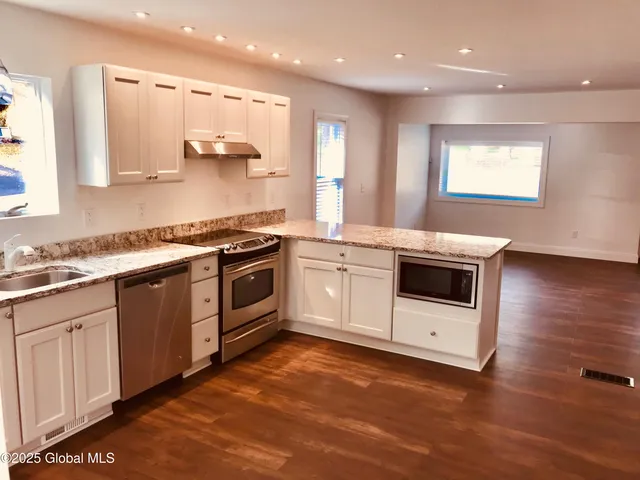 $2,800 | 288 Church Street, Saratoga Springs, NY 12866