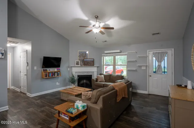 $1,650 | 520 Deep Inlet Drive, Sneads Ferry, NC 28460