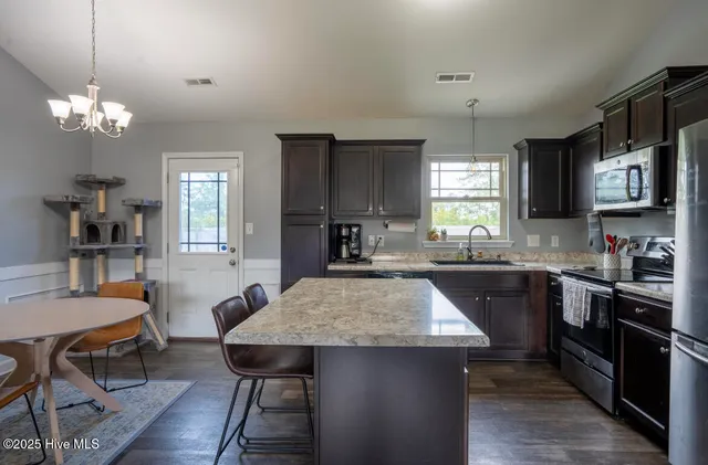 $1,650 | 520 Deep Inlet Drive, Sneads Ferry, NC 28460