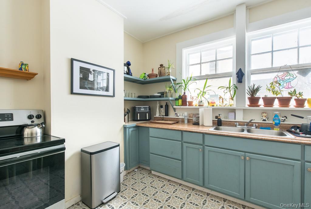 63 Thompson Street Poughkeepsie, NY 12601 - Photo 7 of 19 Unit 1 Kitchen