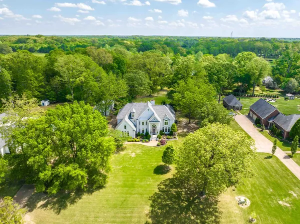 $995,000 | 1262 Auburn Woods Drive, Collierville, TN 38017