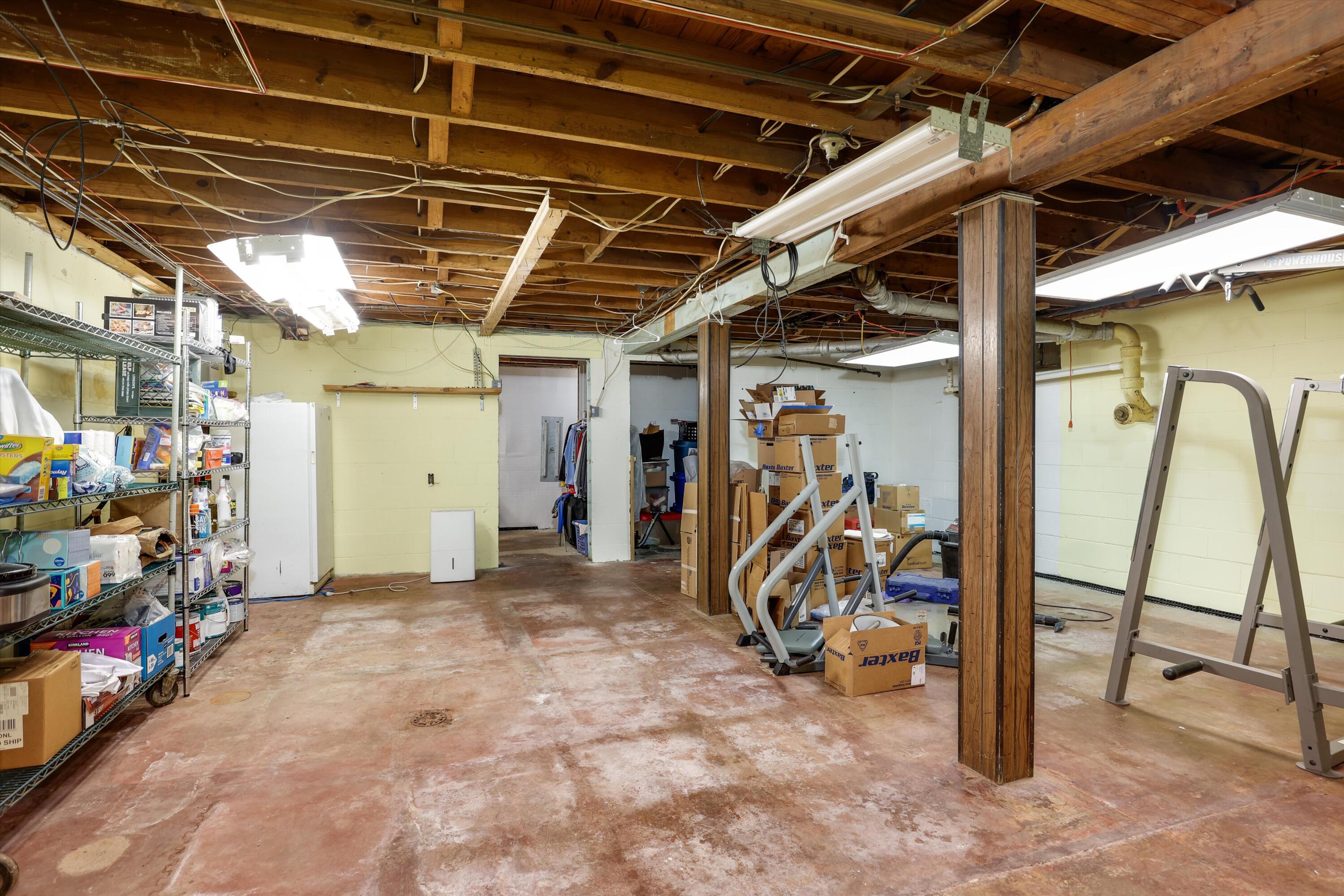3673 West Maple Road Wixom, MI 48393 - Photo 25 of 45 36-3673 W Maple Rd Wixom 0029