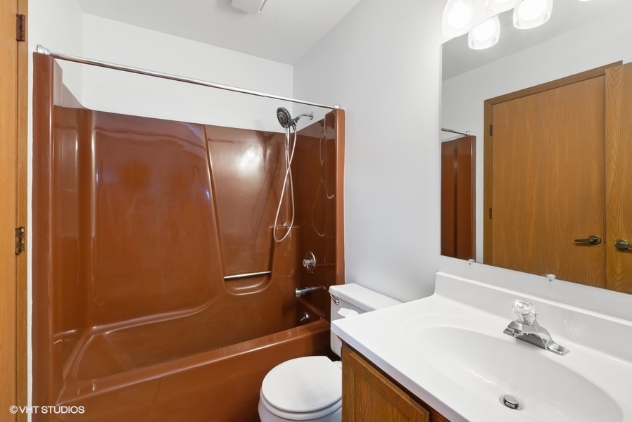 1826 Kerrybrook Court, Unit 1826 Sycamore, IL 60178 - Photo 13 of 14