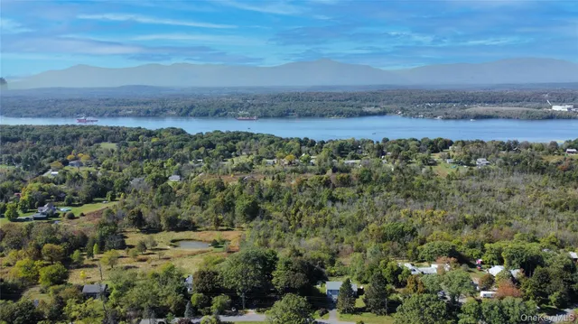 $379,000 | 4108 Highway 9G, Germantown, NY 12526