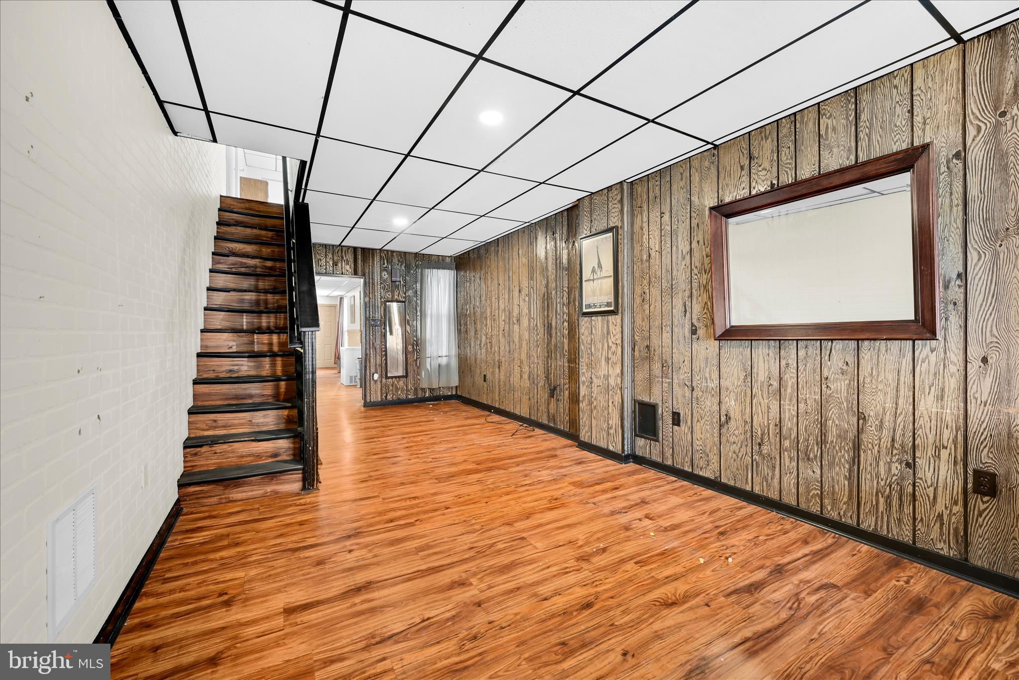 940 Pike Street Reading, PA 19604 - Photo 8 of 29 Living Room