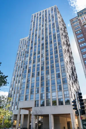 $1,395,000 | 345 West Fullerton Parkway, Unit 1801, Chicago, IL 60614