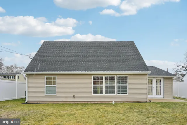 $525,000 | 45 Nickelhill Lane, Levittown, PA 19054