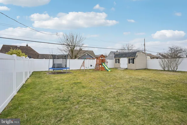 $525,000 | 45 Nickelhill Lane, Levittown, PA 19054