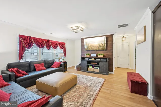 $525,000 | 45 Nickelhill Lane, Levittown, PA 19054