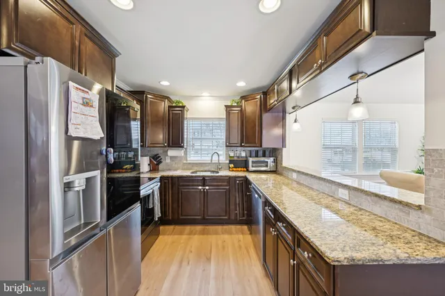 $525,000 | 45 Nickelhill Lane, Levittown, PA 19054