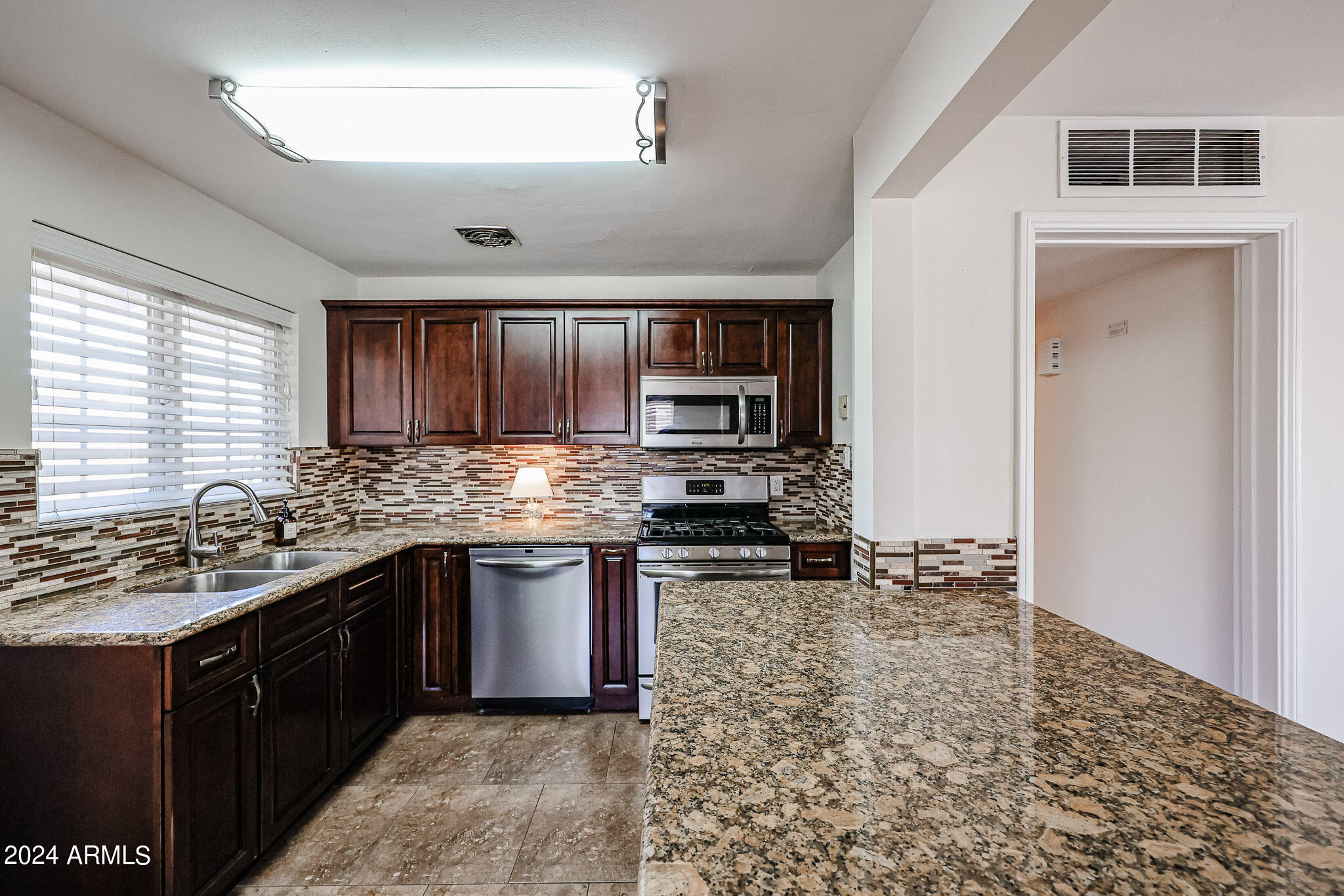 4634 East Almeria Road Phoenix, AZ 85008 - Photo 13 of 43 Beautiful Kitchen