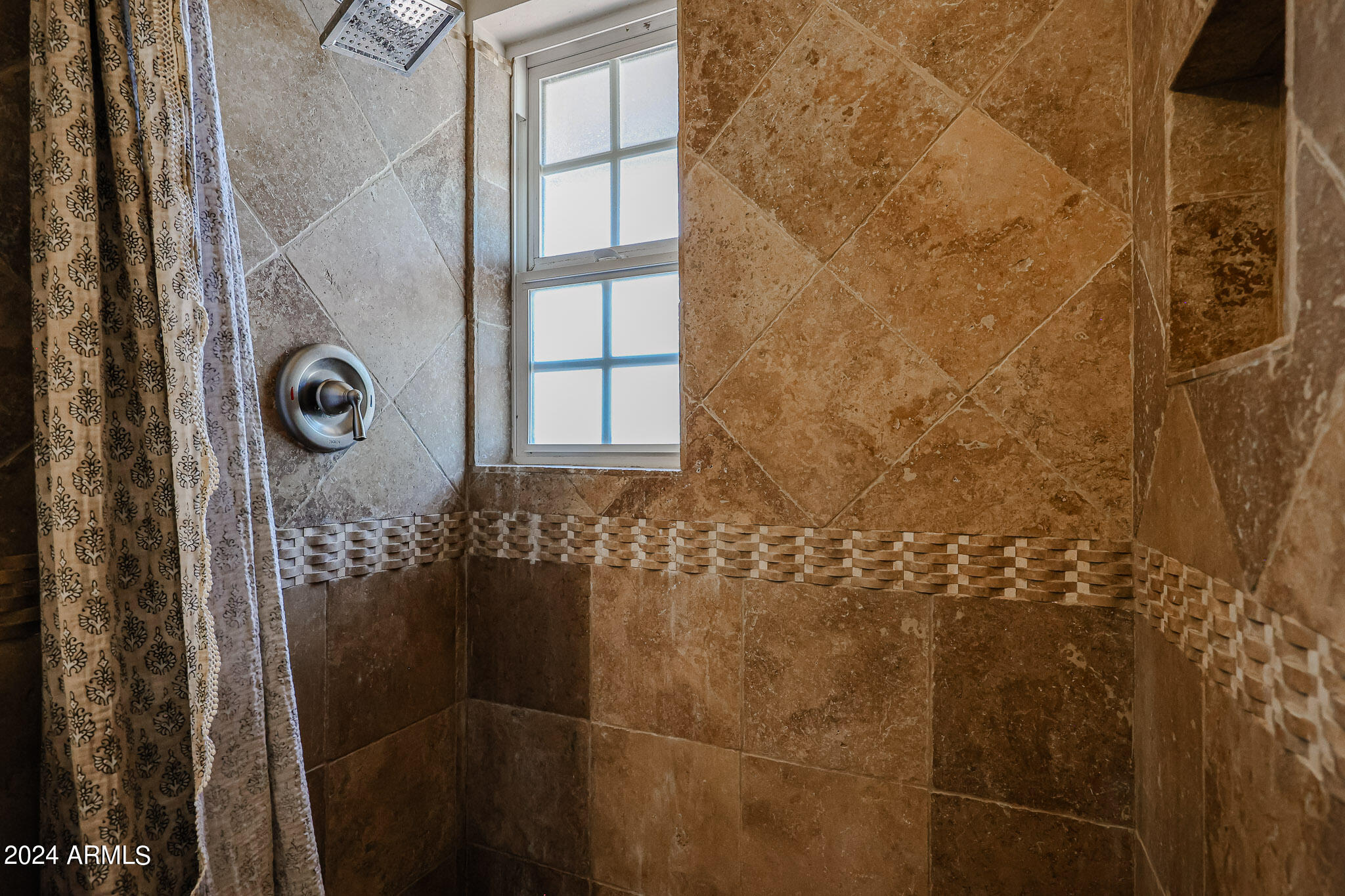 4634 East Almeria Road Phoenix, AZ 85008 - Photo 27 of 43 Dramatic Tiled Shower