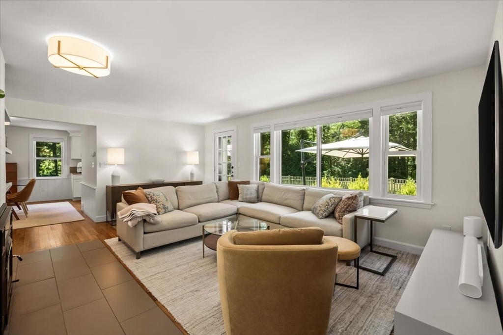 822 First Parish Road Scituate, MA 02066 - Photo 17 of 32
