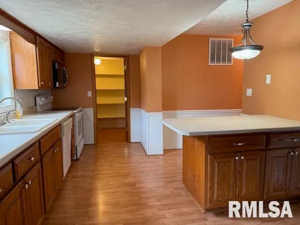 $110,000 | 1621 North Park Avenue, Herrin, IL 62948