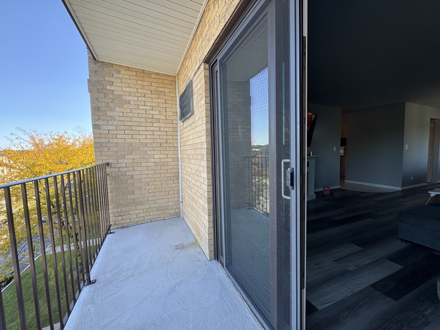 6630 South Brainard Avenue, Unit 407 Countryside, IL 60525 - Photo 8 of 25 Gallery Image 8