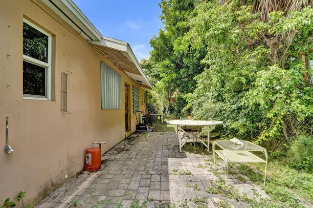 $699,000 | 401 42nd Street, West Palm Beach, FL 33407