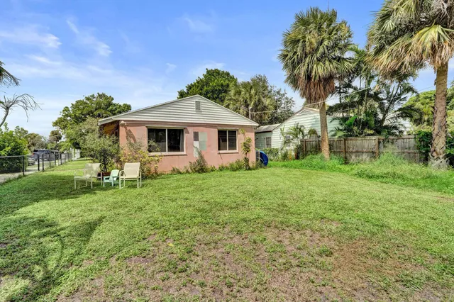 $699,000 | 401 42nd Street, West Palm Beach, FL 33407