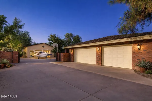 $2,494,000 | 1020 East Caroline Lane, Tempe, AZ 85284