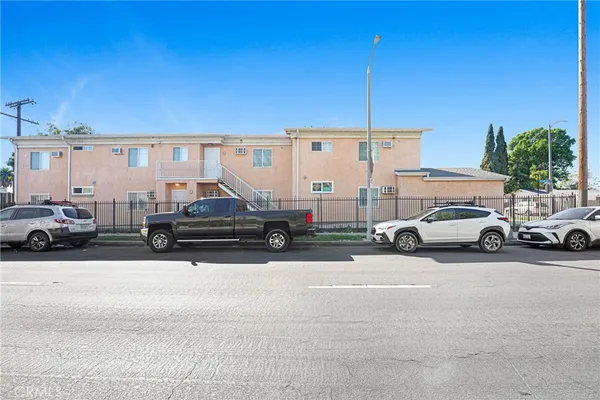 $2,900 | 400 West 109th Street, Los Angeles, CA 90061