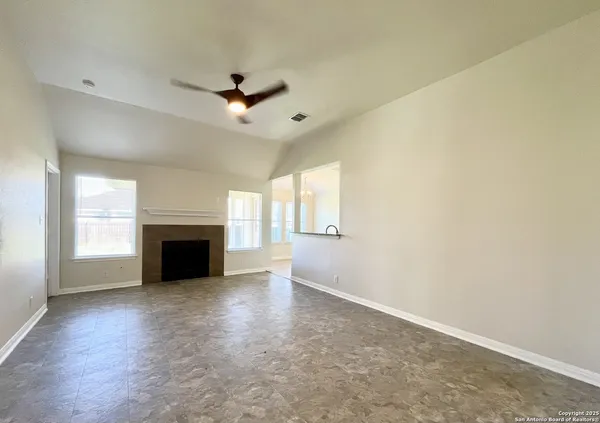 $1,550 | 8439 Blackstone Cove, Converse, TX 78109