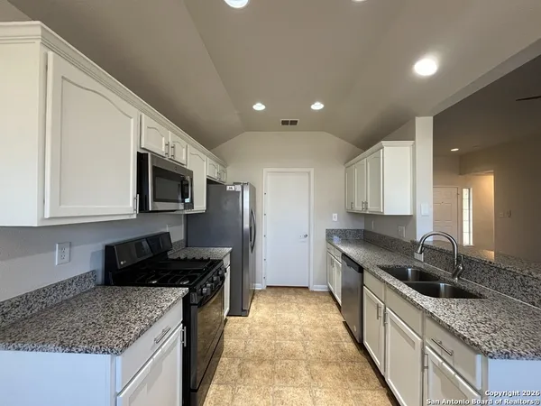 $1,550 | 8439 Blackstone Cove, Converse, TX 78109