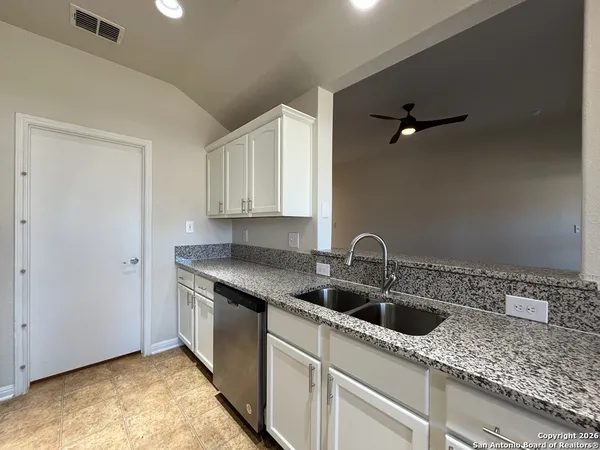 $1,550 | 8439 Blackstone Cove, Converse, TX 78109
