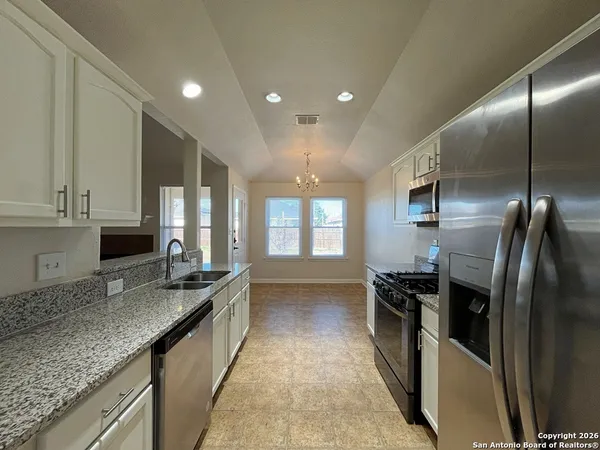 $1,550 | 8439 Blackstone Cove, Converse, TX 78109