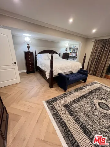 $13,999 | 11570 Sunset Boulevard, Los Angeles, CA 90049