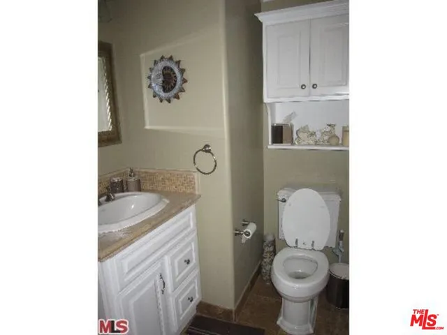 $13,999 | 11570 Sunset Boulevard, Los Angeles, CA 90049